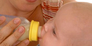 Introducing a Bottle to a Breastfed Baby